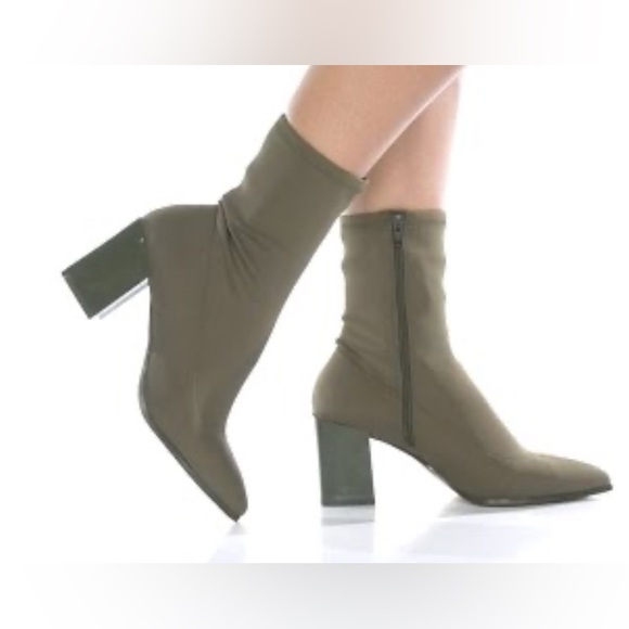 Aldo Shoes - Sz 9 Aldo Adwigocia Sock Boots Block heel Zip Closure Rubber sole textile ankle